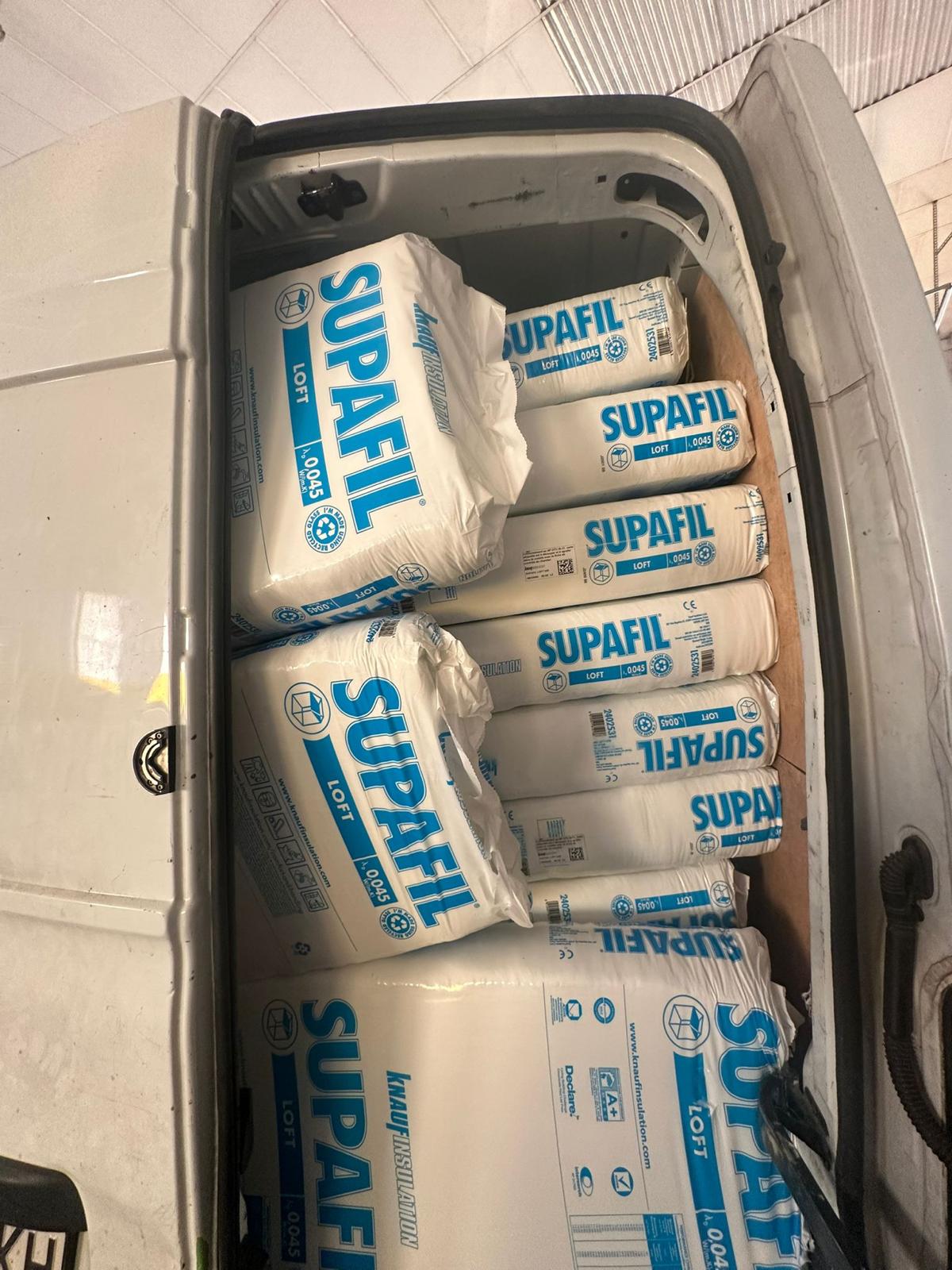 Carga Supafil en vehículo logística profesional